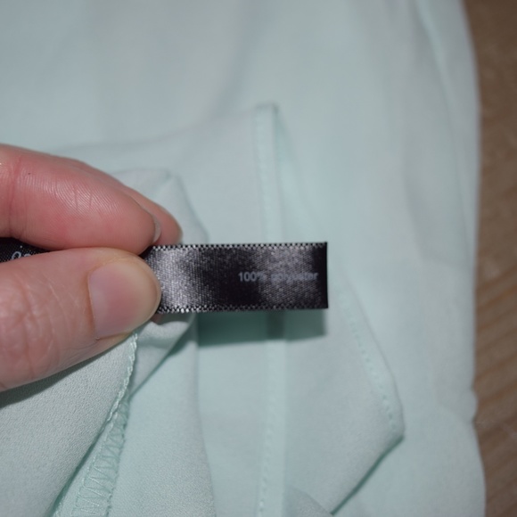 The Limited Sleeveless Blouse - Size M - Green NWT - Picture 3 of 6